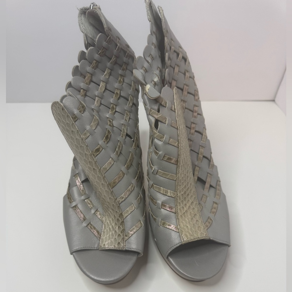 Calvin Klein 'Rayven' Gray Peep Toe Heels Size 9M